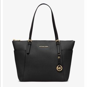 Jet Set Large Top-Zip Saffiano Leather Tote BLACK